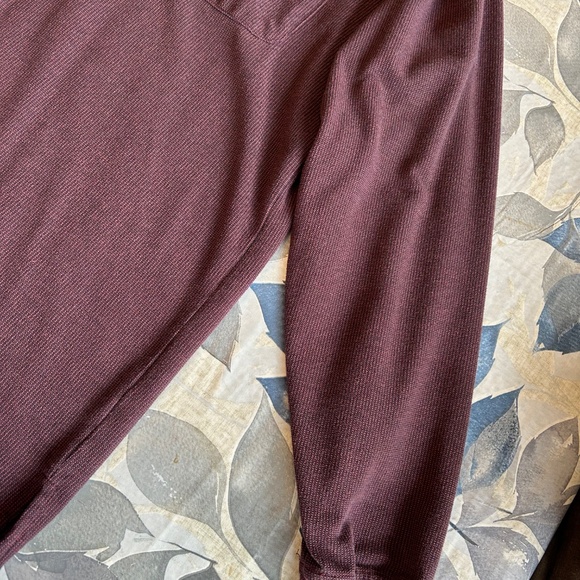 Men’s Knights Sportswear Maroon Long Sleeve Pullover Sweater Size Medium - Picture 3 of 7